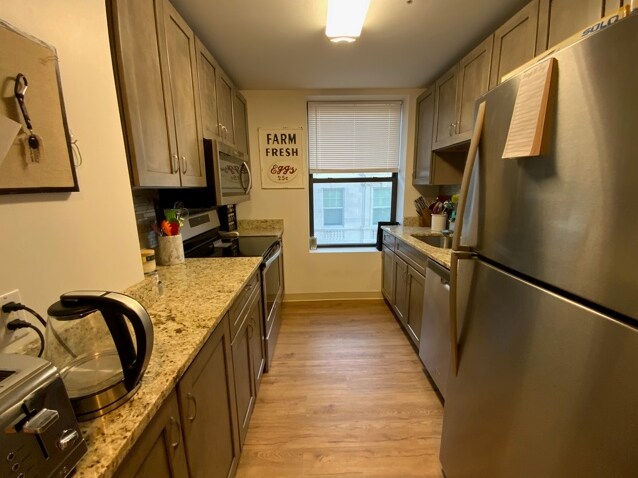 Building Photo - 636 Beacon St