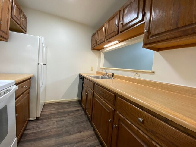 Building Photo - 521 Pine St