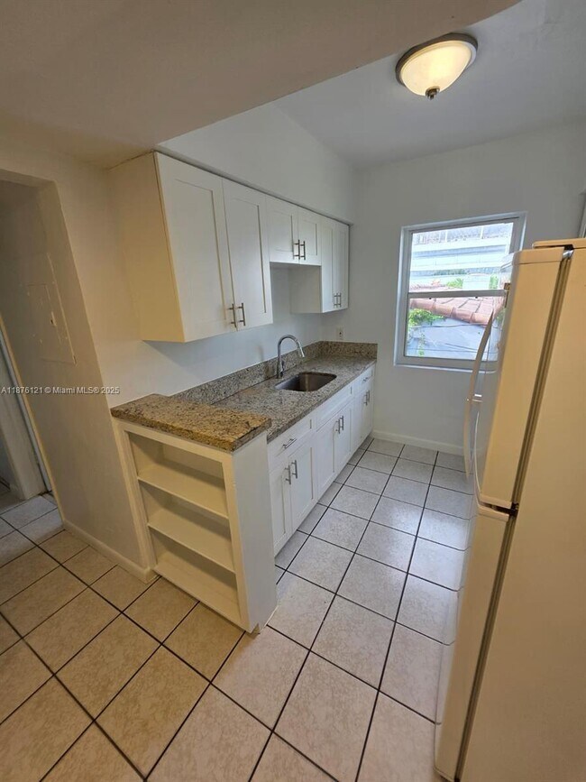Building Photo - 7610 Dickens Ave