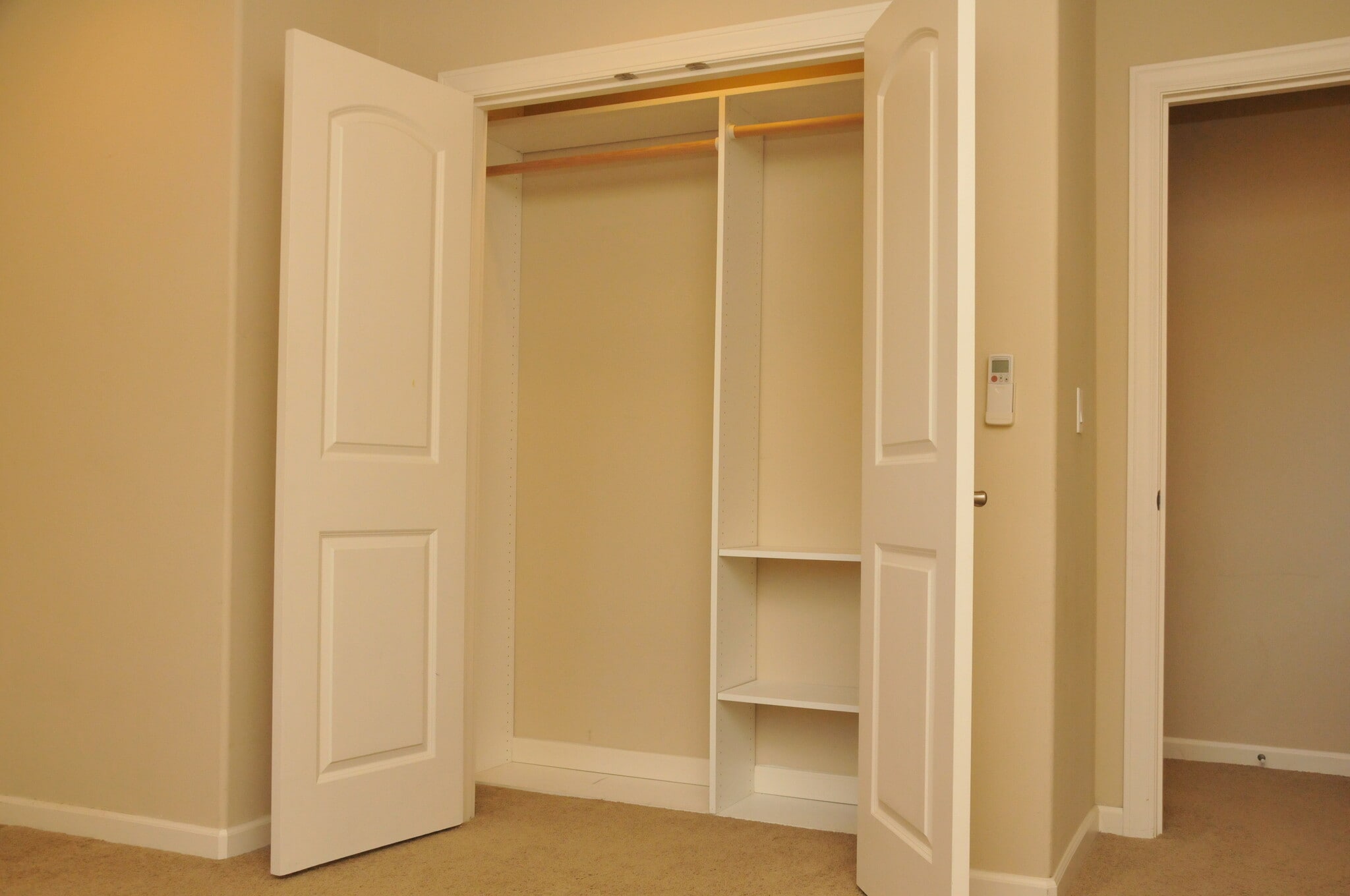 master closet - 5040 Ivanhoe Pl NE
