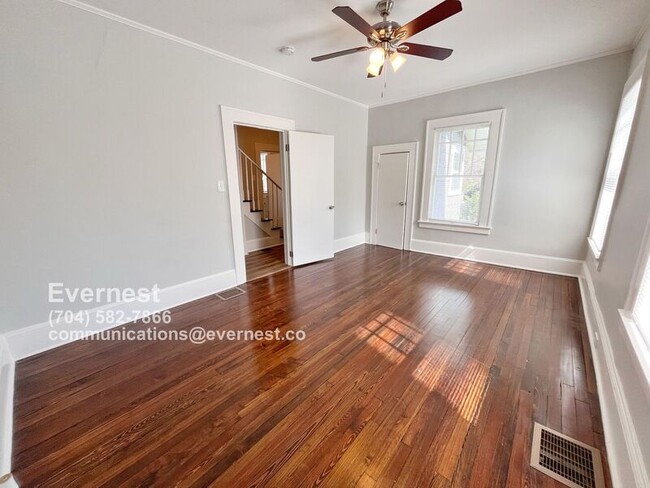 Building Photo - 203 S Elm St