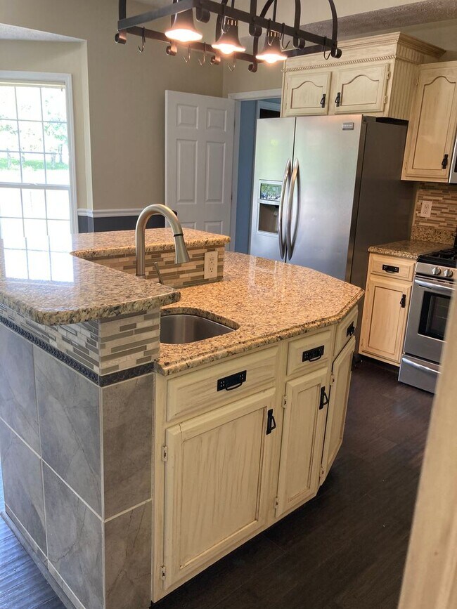 Building Photo - The Village at Pine Valley