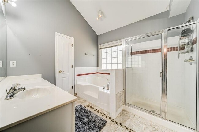 Building Photo - 2847 Lowe Ct