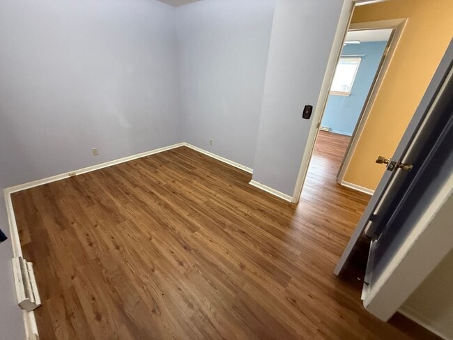 Building Photo - 4 Bedroom 2 Bathroom Home on Large Corner Lot with 2 Car Attached Garage In Great Neighborhood In...