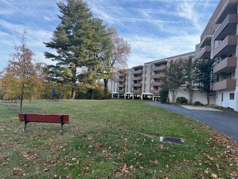 Building Photo - 7505 Democracy Blvd