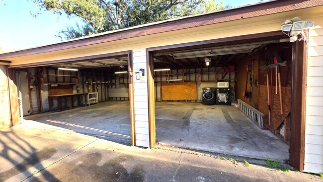 Building Photo - 7510 Creek Glen Dr