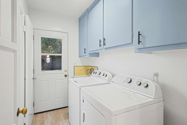 Building Photo - 13218 Lake St