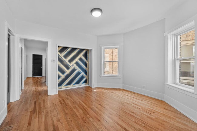 Building Photo - 1031 N Drake Ave