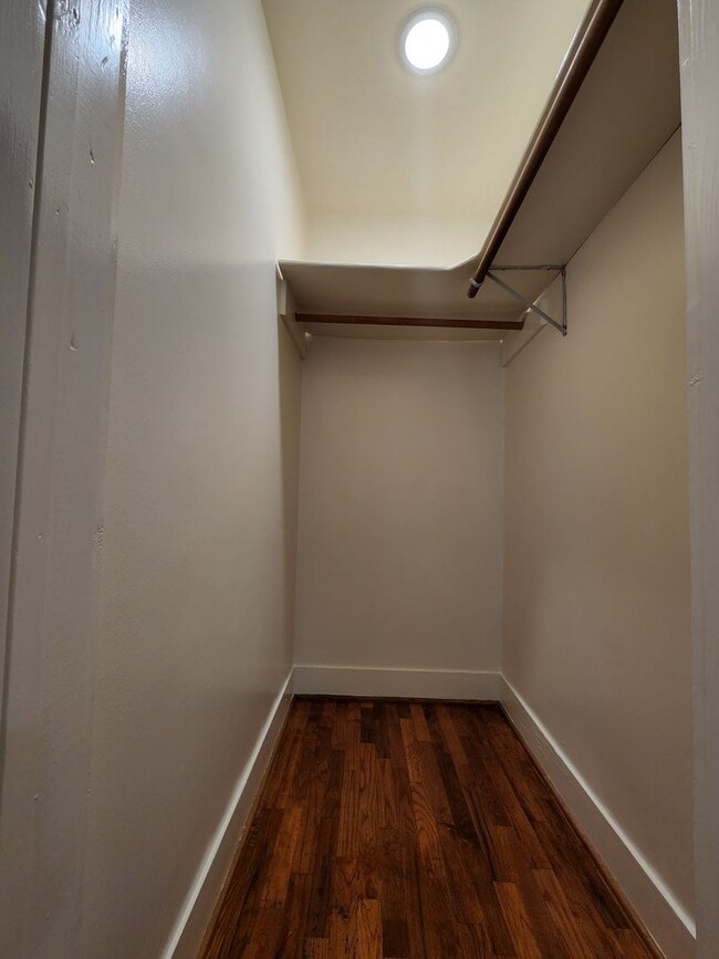 Building Photo - 1827 S Fredonia St