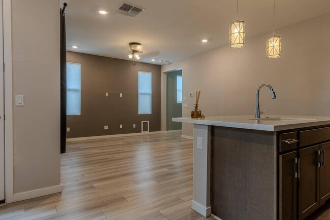 Building Photo - 1111 W. Diamondback Dr.