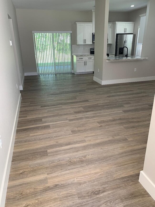 Building Photo - 7437 Mead Dr