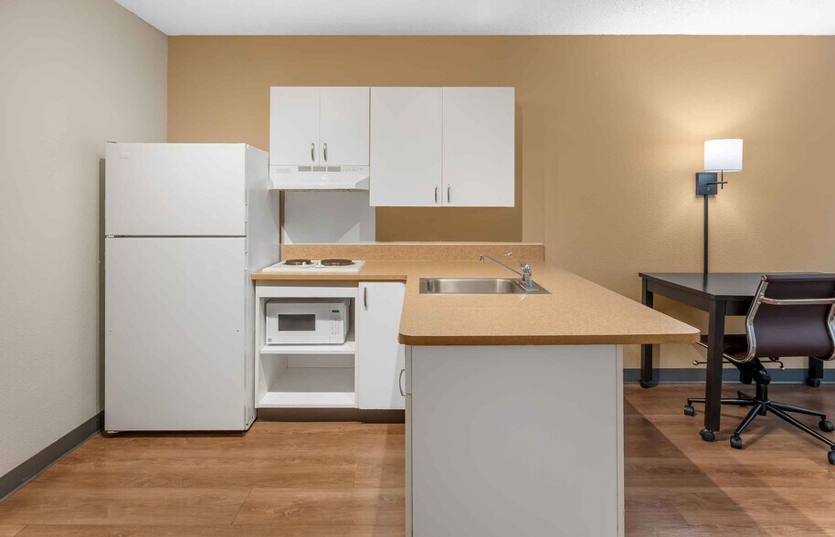 Building Photo - Furnished Studio-Jacksonville - Riverwalk - Convention Center