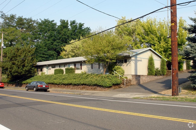 Building Photo - Gladstone Garden