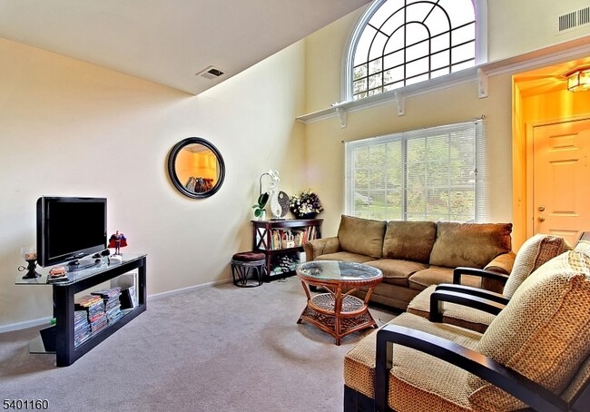 Building Photo - 62 Bentley Ct