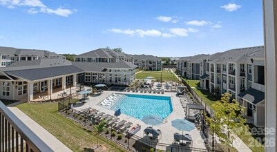 Building Photo - 104 Herrings Grn Lp