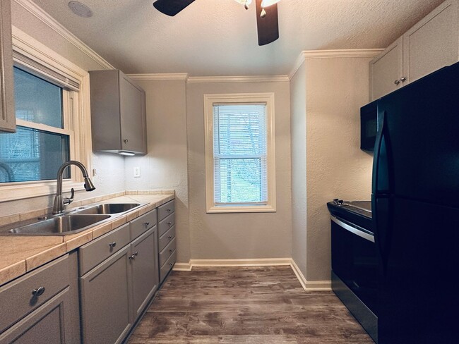 Building Photo - Delightful Upgraded 2-Bedroom Bungalow with New Appliances and Central A/C (Lawn Maintenance Incl...