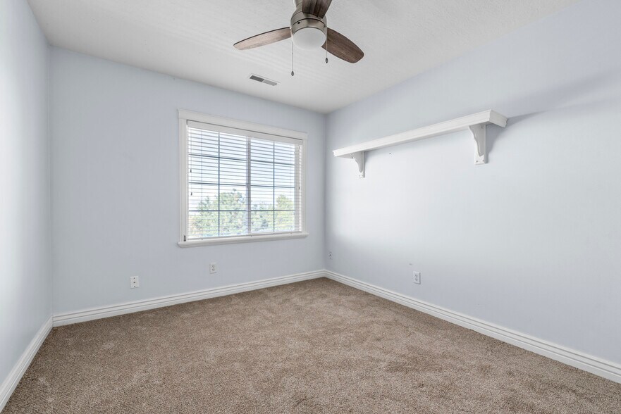 Bedroom 3 (2nd floor) - 1807 Skyline Dr