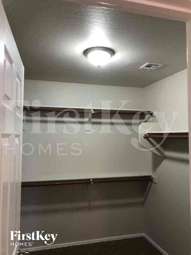 Building Photo - 29125 N Yellow Bee Dr