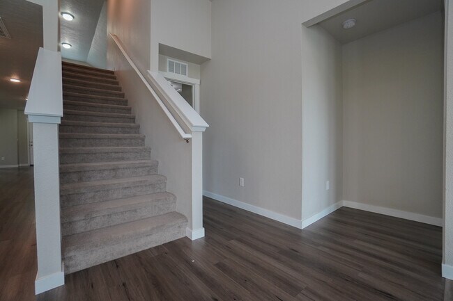 Building Photo - 3154 N Greengate Wy