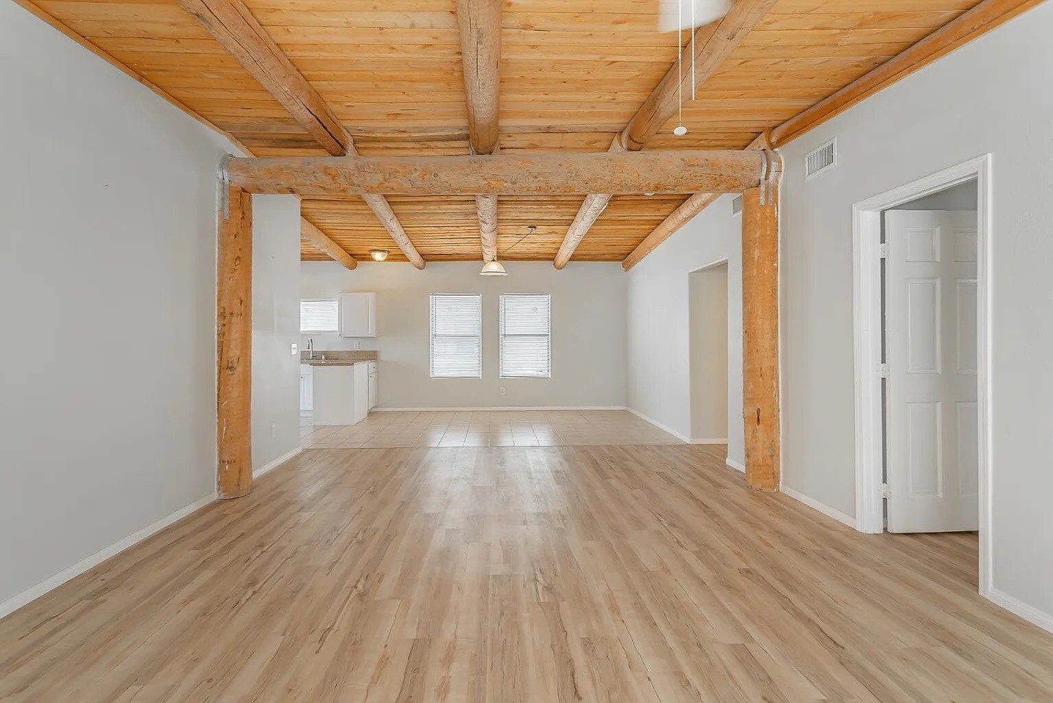 Building Photo - 1960 E Ambush St