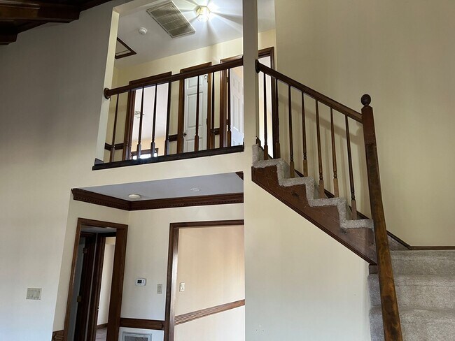 Building Photo - 300 Pleasants Dr
