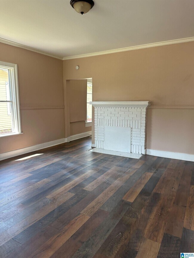 Building Photo - 1304 Avenue G