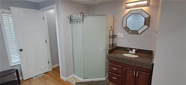 Building Photo - 1115 5th Ave