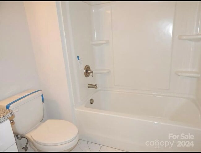 Building Photo - 5637 2nd St