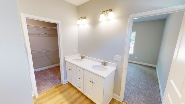 Building Photo - 1052 Moen Lp
