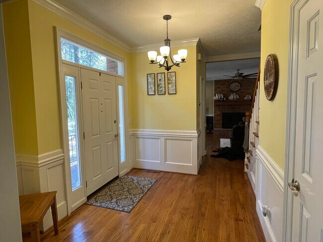 Building Photo - 1395 Woodbine Rd