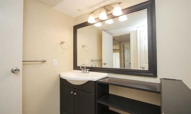 Building Photo - 2120 El Paseo St