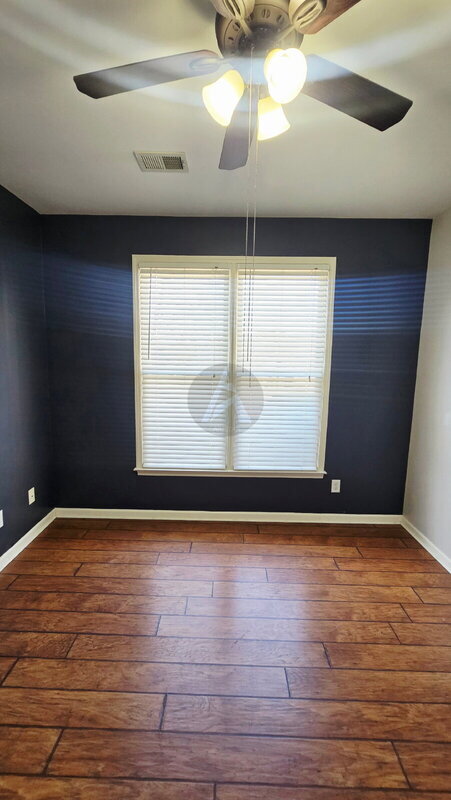 Building Photo - 203 Elmbrook Ln