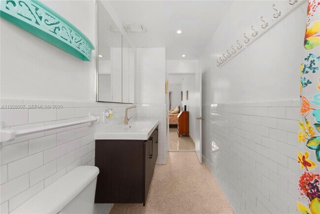 Building Photo - 750 Michigan Ave