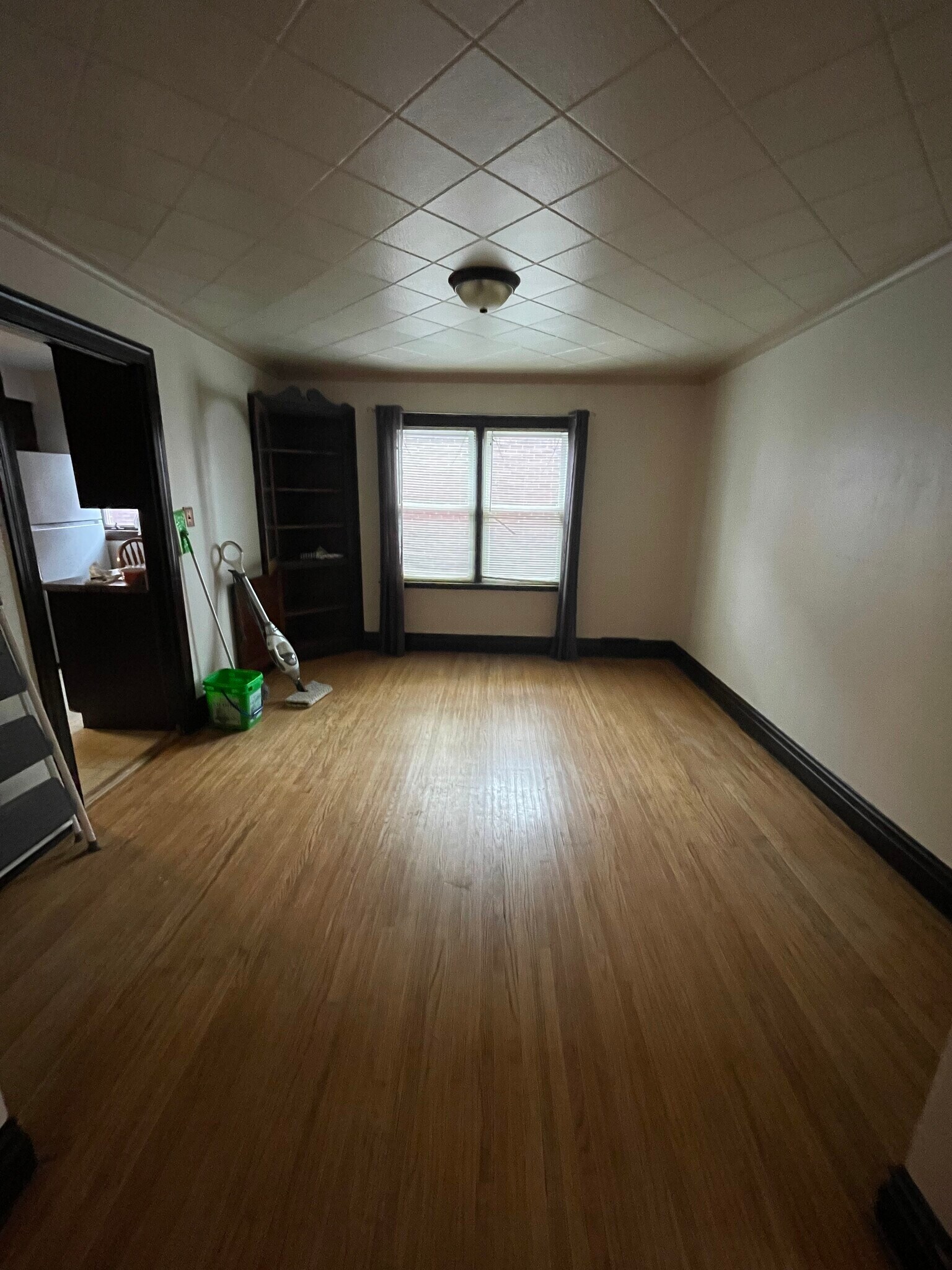 Dining room - 309 4th St