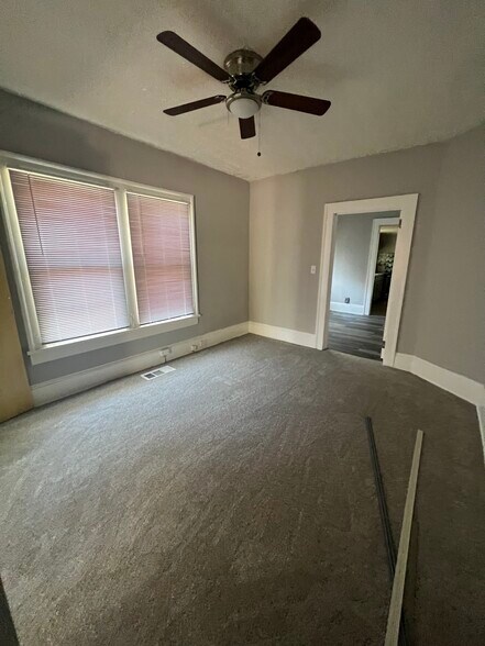 Building Photo - 3034 E Point St