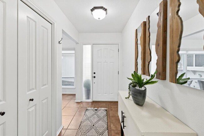 Building Photo - 8346 Summerwood Dr