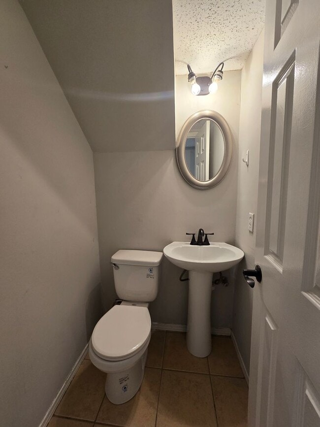 Building Photo - 8810 Springmail Cir