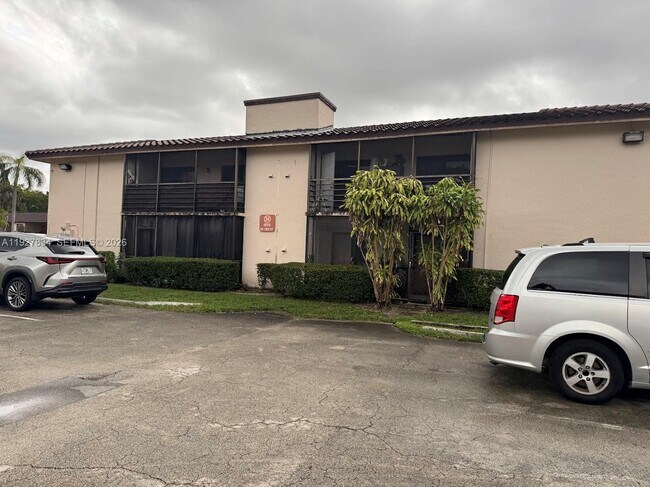 Building Photo - 855 NE 209th St