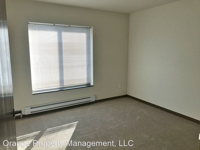 Building Photo - 1406 Main St N