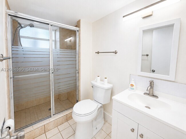Building Photo - 9430 Live Oak Pl