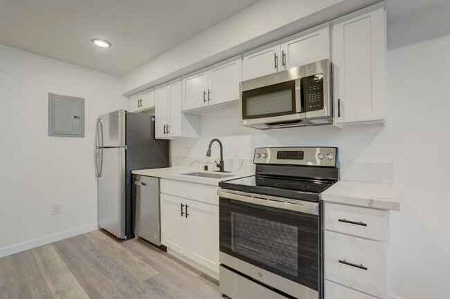 Interior Photo - 1371 S. Beverly Glen Blvd.