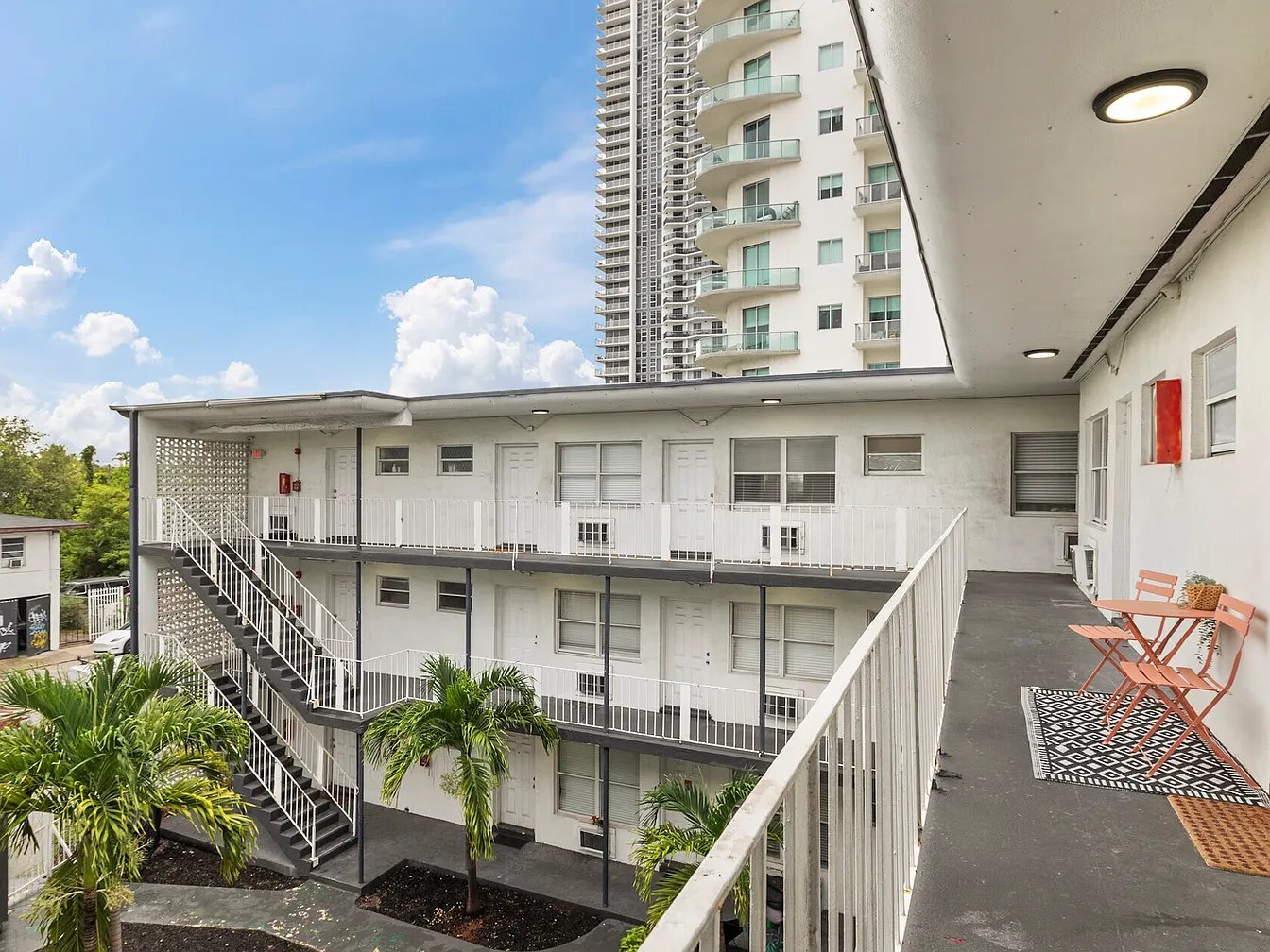 Building Photo - 1315 NE Miami Ct