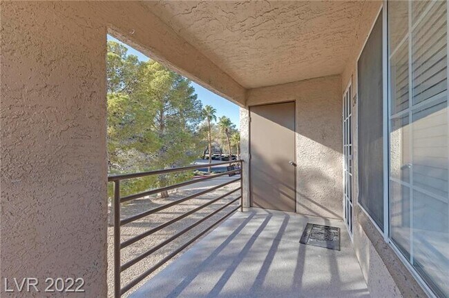 Building Photo - Summerlin South | 2 Bedroom | 2 Bathroom | Flexible 1–12 Month Lease | Perfect For Traveling Prof...