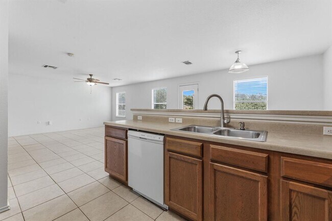 Building Photo - 7409 Elk Pass Dr