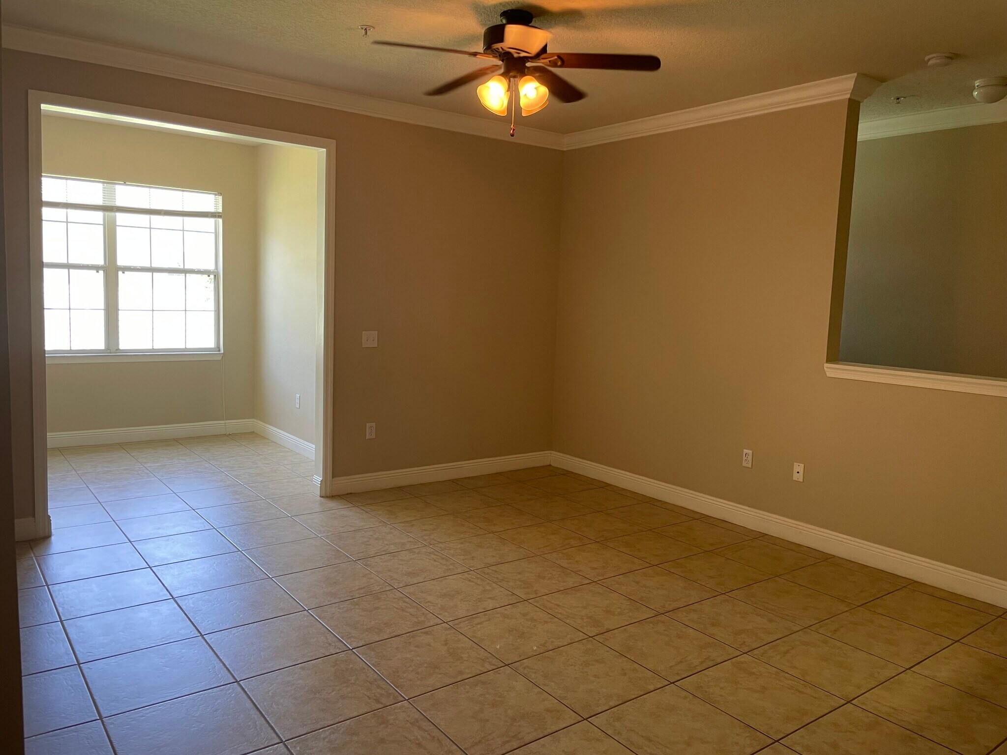 Building Photo - 303 Southern Pecan Cir