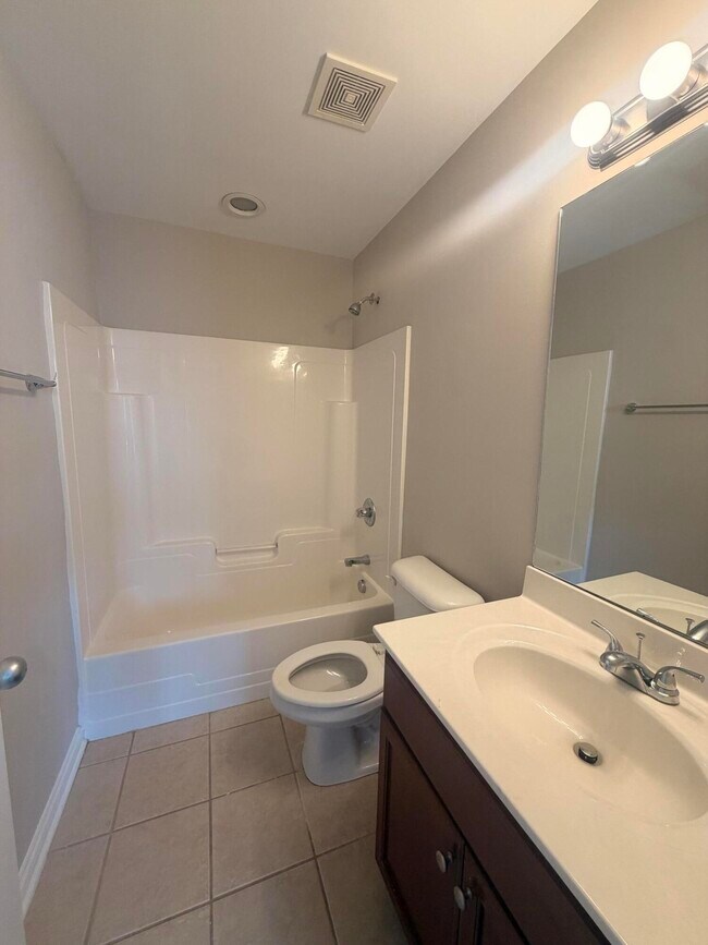 Building Photo - 3855 Lochdale Terrace