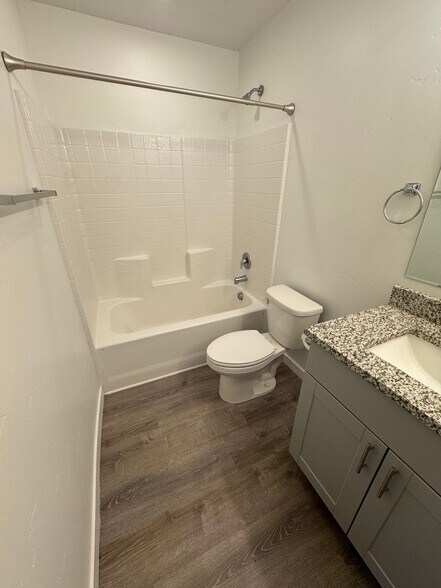 Building Photo - 509 N Trixie Ave