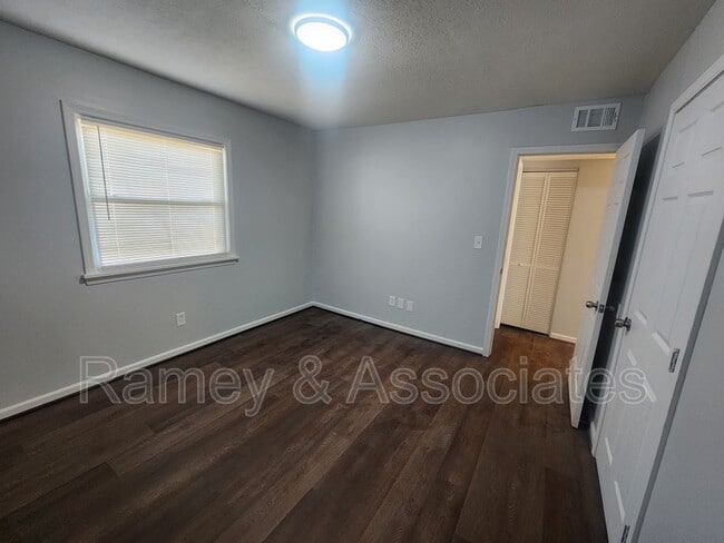 Building Photo - 5703 Chestnutwood Way