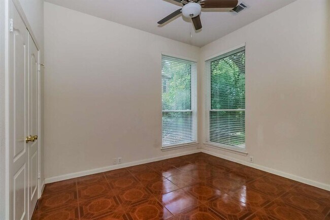 Building Photo - 5357 Austral Loop