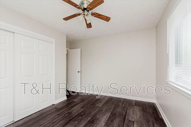 Building Photo - 11313 Wolf Ln